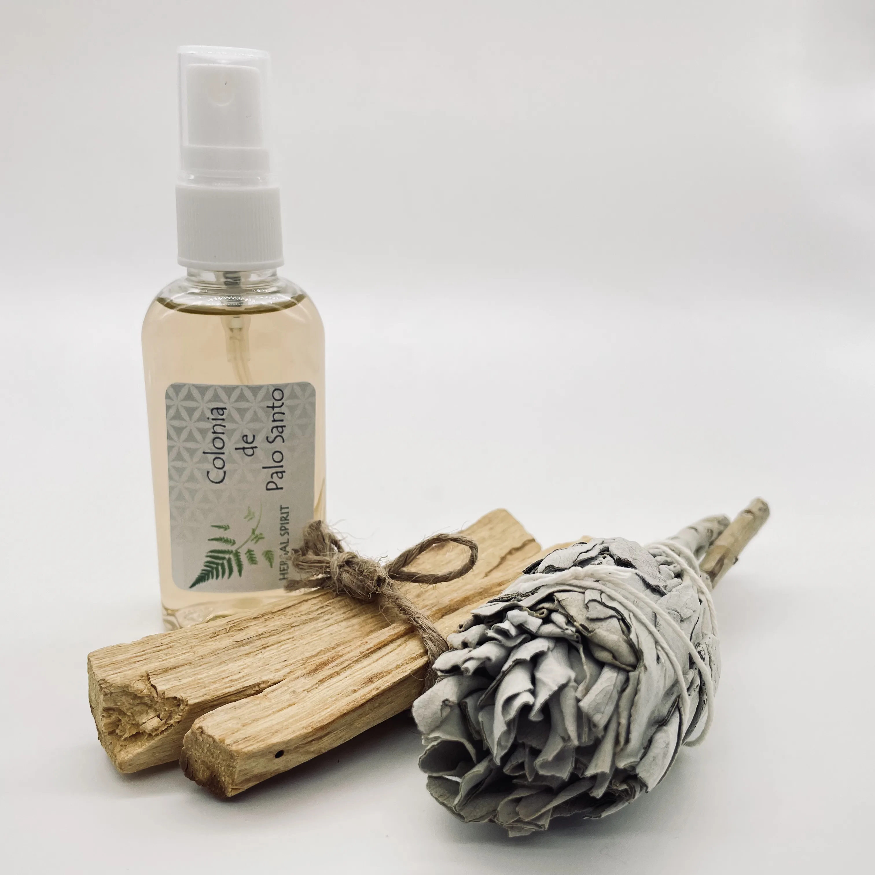  "АромаСокровищница" — пало санто, шалфей и аромавода 